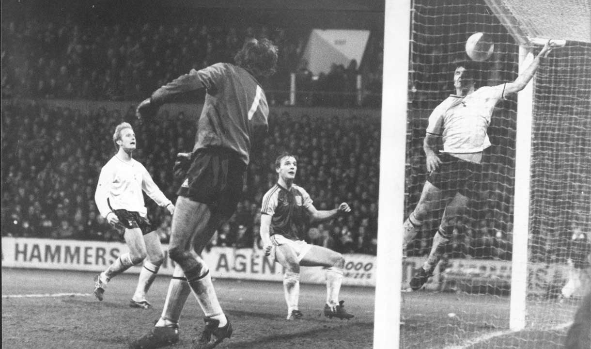  On This Day: Cross strikes to sink Spurs